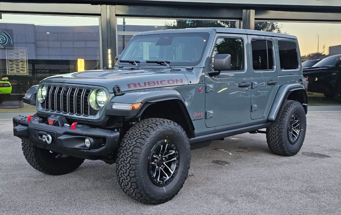 Jeep Wrangler Unlimited - 1