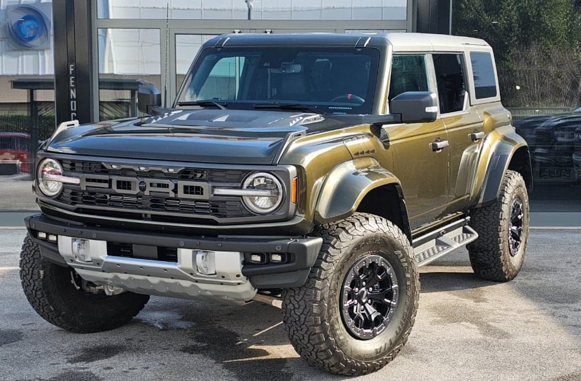 Ford Bronco Raptor - 1